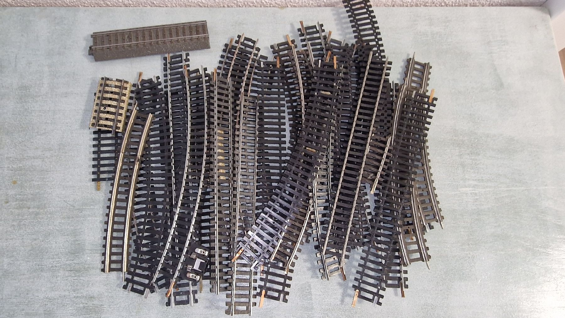 Modellini di ferrovie: Modelleisenbahn Gleise – Difettoso da Hasle LU venduto da luc_9pxg