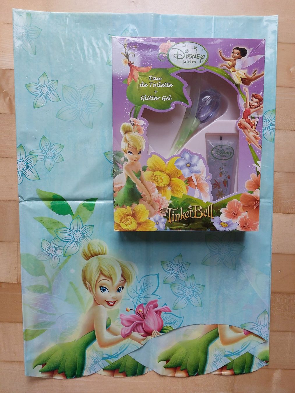 Disney Figuren: Disney Tinkerbell Set mit Tshirt, Schmuckbox,Figur... – Gebraucht aus Flaach von nad_xpb7 4