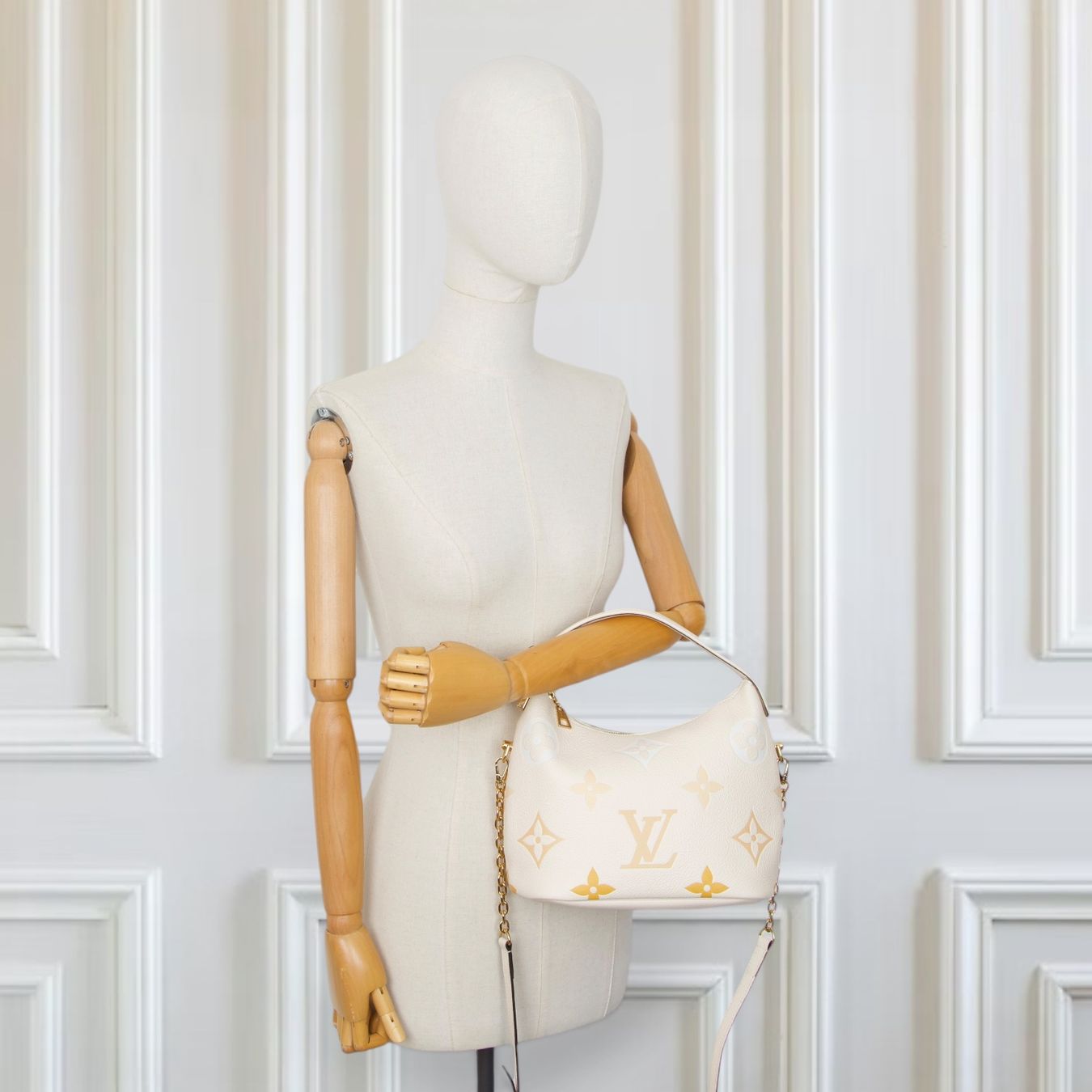 Louis Vuitton Taschen für Damen: Louis Vuitton Marshmallow PM empreinte by the pool – Gebraucht aus Binningen von Designerlabels 1