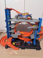 Garage + circuit Hot Wheels