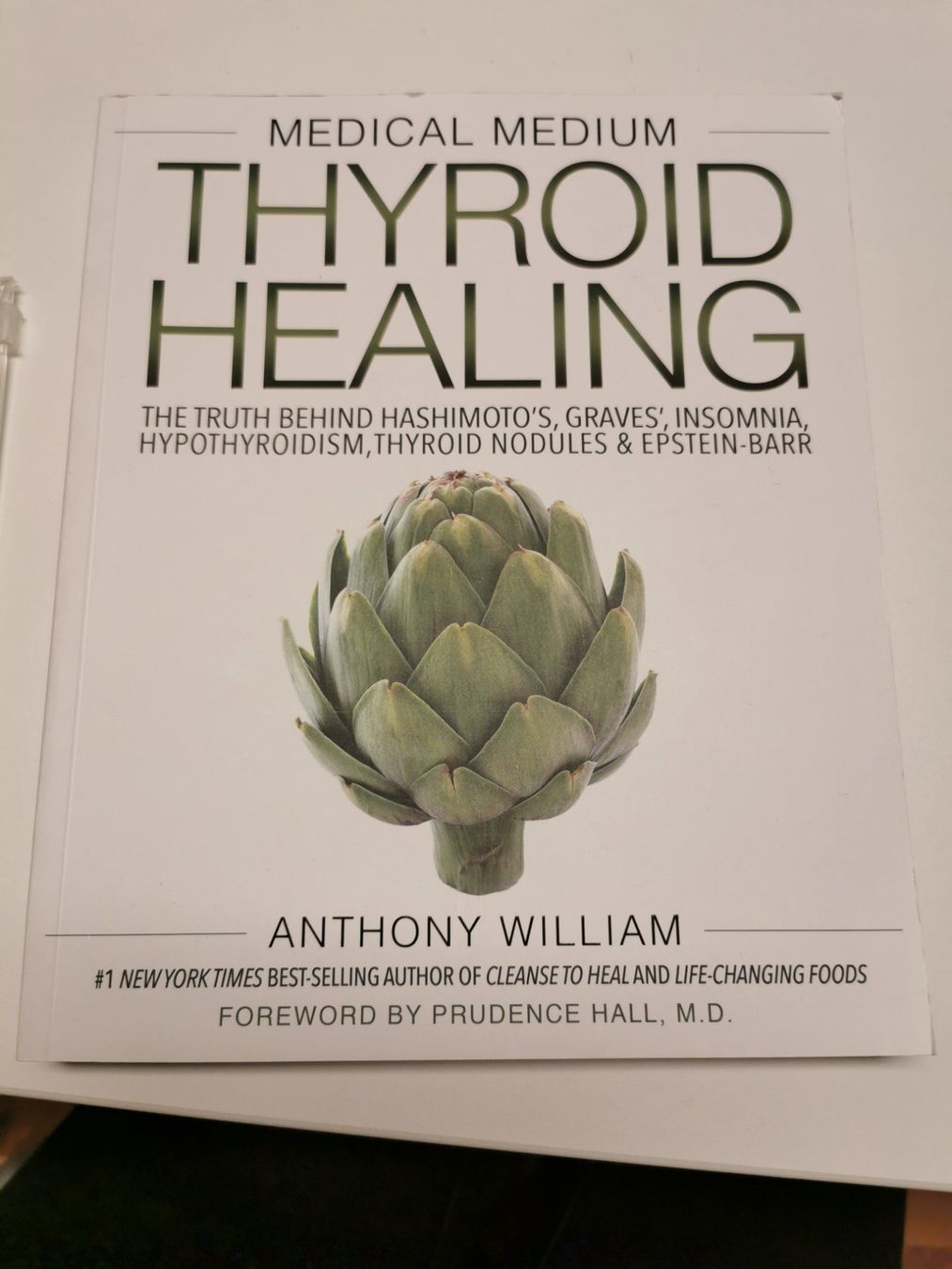 Bücher: Buch Medical Medium Thyroid Healing Hashimoto Lupus Insomnia – Gebraucht aus Fischbach-Göslikon von PitBullDoll