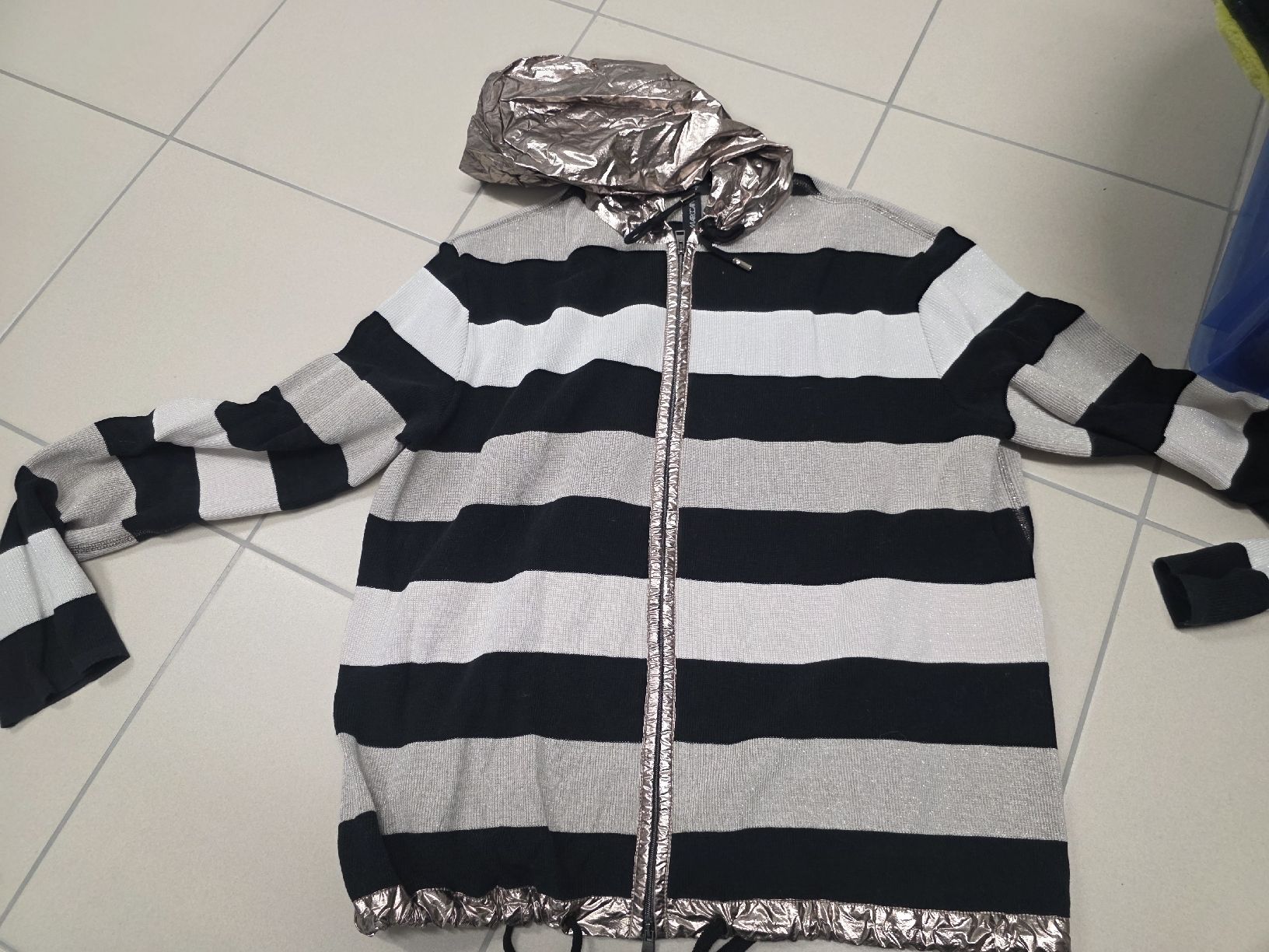 Marc Cain Giacche: Marc Cain Sweatjacke Nr. 5 – Nuovo (secondo la descrizione) da Berg TG venduto da lisboa.sky