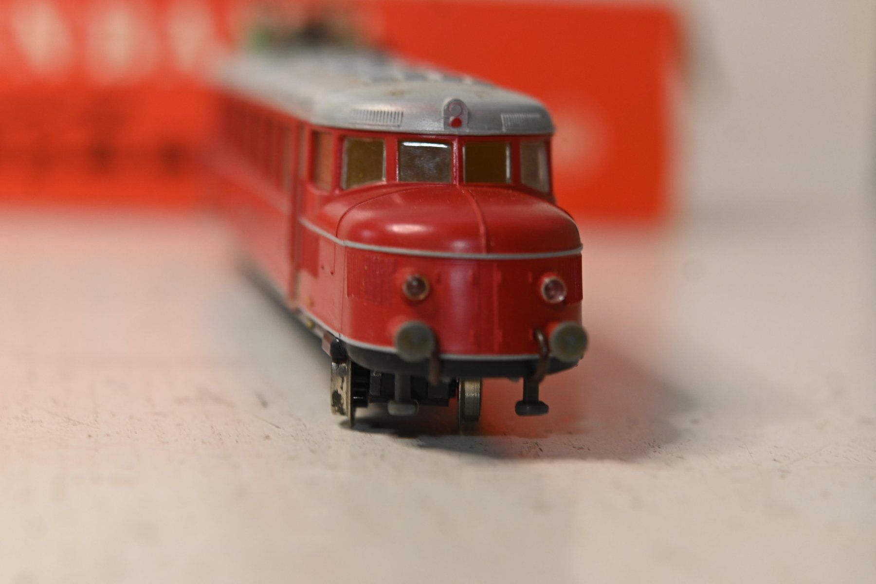 Kleinbahn Modelleisenbahnen: Kleinbahn Roter Pfeil H0/DC mit OVP – Defekt aus Laupen ZH von Zmoewe 6
