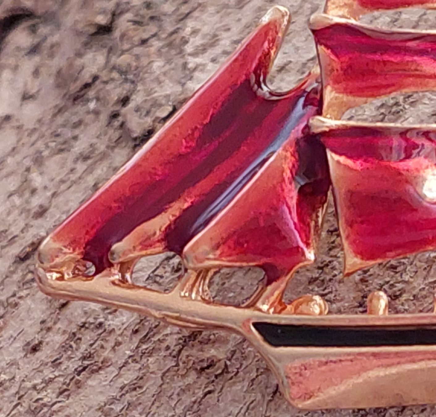 Spille & Fermagli: Rote Segelschiff Brosche – Nuovo (secondo la descrizione) da Oberwil BL venduto da Kukkaniitty 3