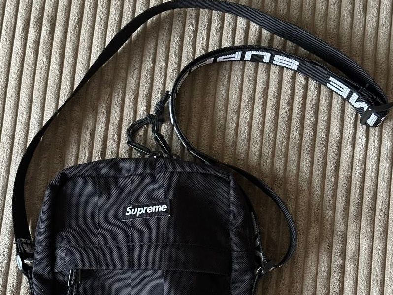Supreme Borse: Supreme SS18 Shoulder Bag – Usato da Zürich venduto da RatsTreasure