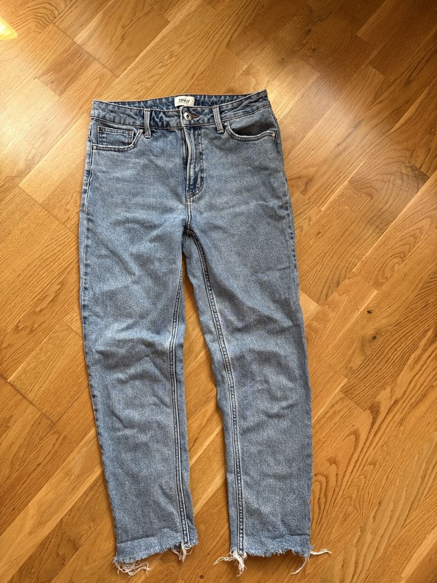 Only Jeans: Only Jeans, helle Waschung, Grösse 30/32 – Gebraucht aus Ottikon von Domito