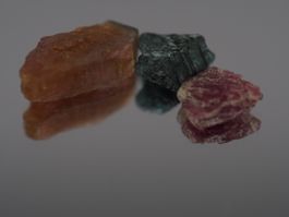 Ab 1CHF - Tourmaline (3 Rohstein) 5.5ct