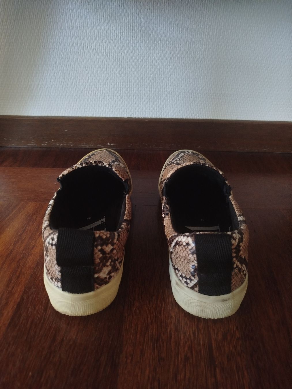 Zara Scarpe da donna: Slides/Mules/Mokassins mit Schlangenmuster – Usato da St. Gallen venduto da jbu_ns6v 3