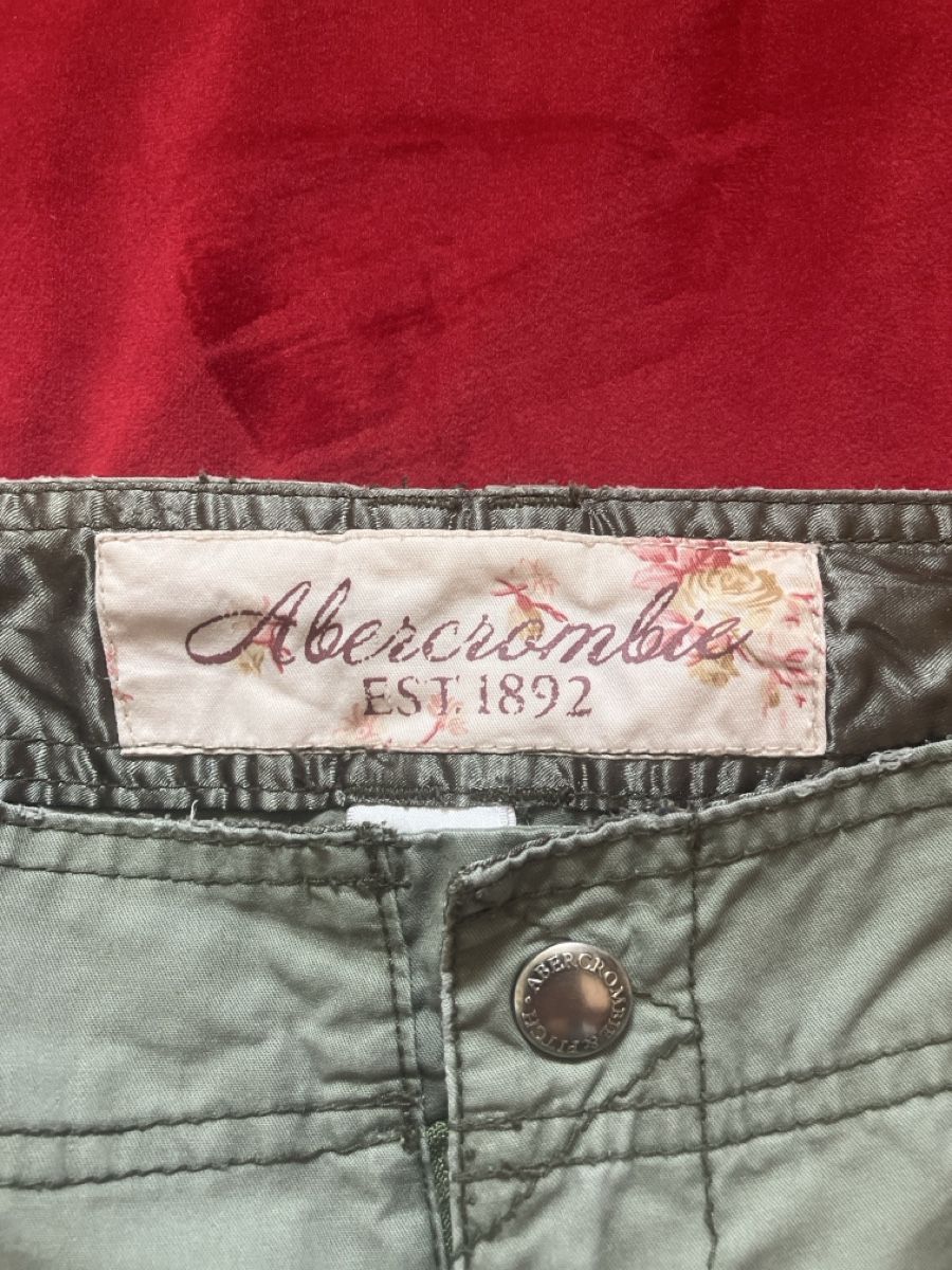 Abercrombie Pantaloni: Abercrombie Cargo Hose, Grosse L – Usato da Muralto venduto da jac_hkz5 2