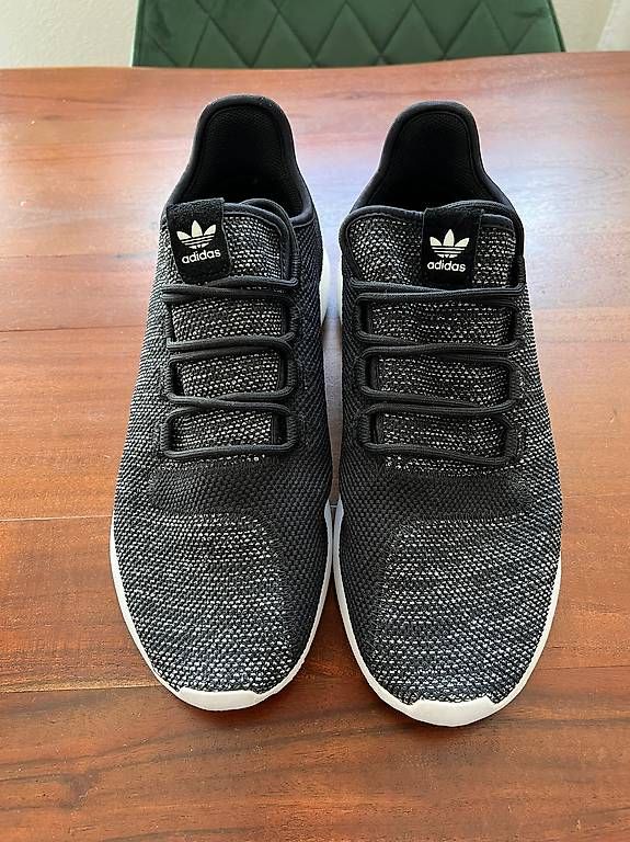Chaussures hommes: Adidas Sneaker – D'occasion à Wädenswil par Volvic13 1