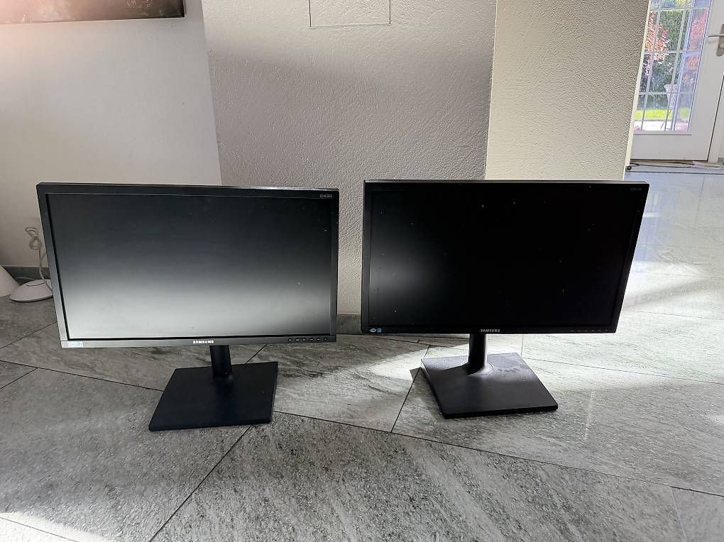 Monitore: 2 Samsung Computer Bildschirm 24 in – Gebraucht aus Unterägeri von dei_fw5y