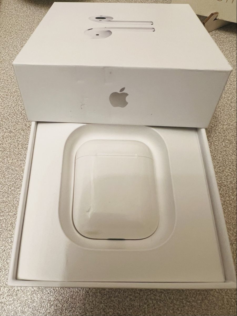 Apple Cuffie: Airpods – Usato da Grenchen venduto da rom_xq5z 4