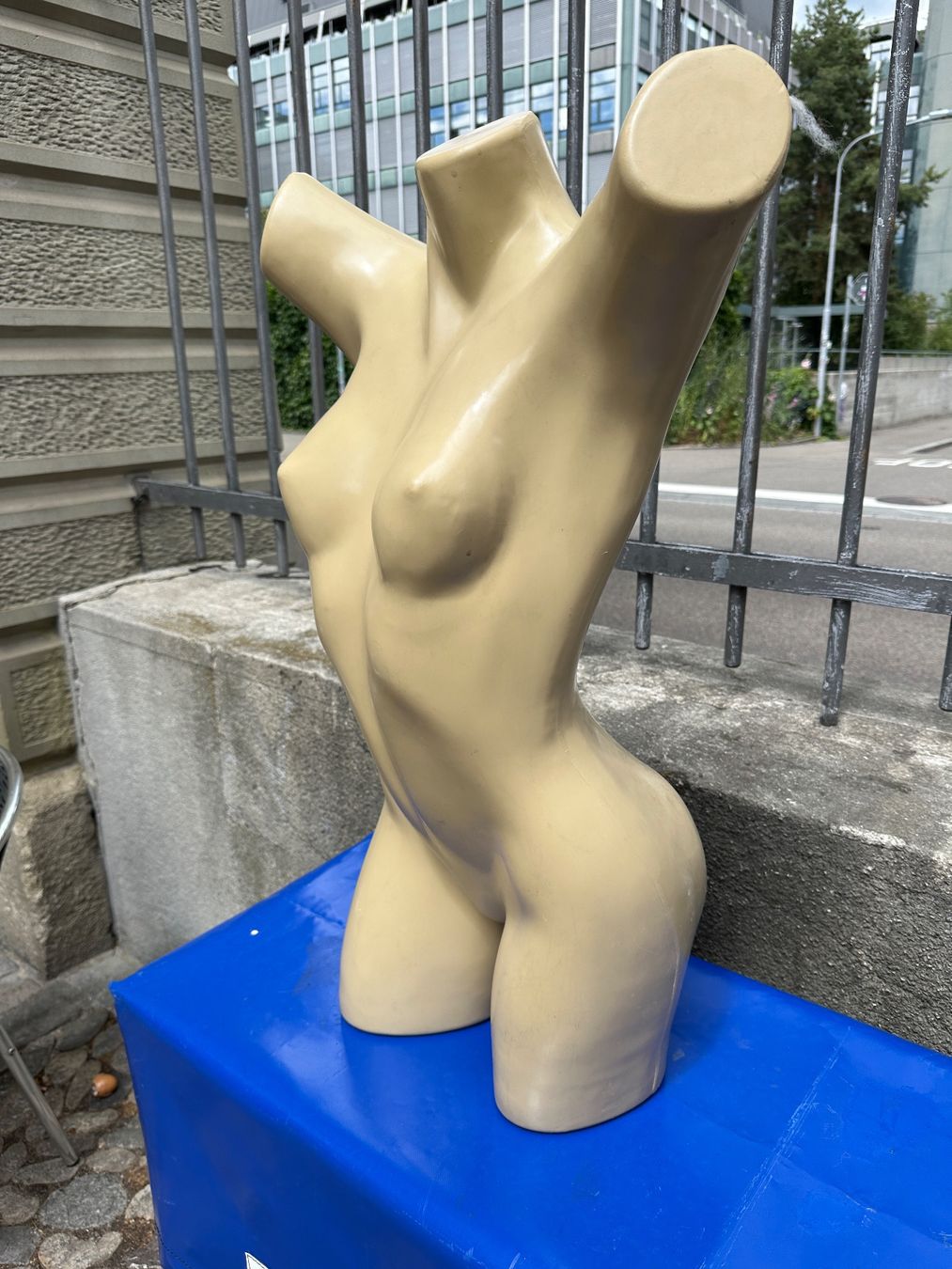 Altro in Decorazioni & Accessori: weibliche Büste Torso Schaufensterpuppe – Usato da Zürich venduto da atlantis77 1