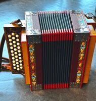 Schwyzerörgeli Josef Gwerder, Koffer, B, 18 Bass, 3chörig