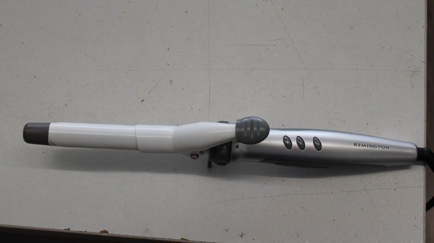 Remington Cura del viso: Lockenstab Remington – Usato da Ebikon venduto da Dan40