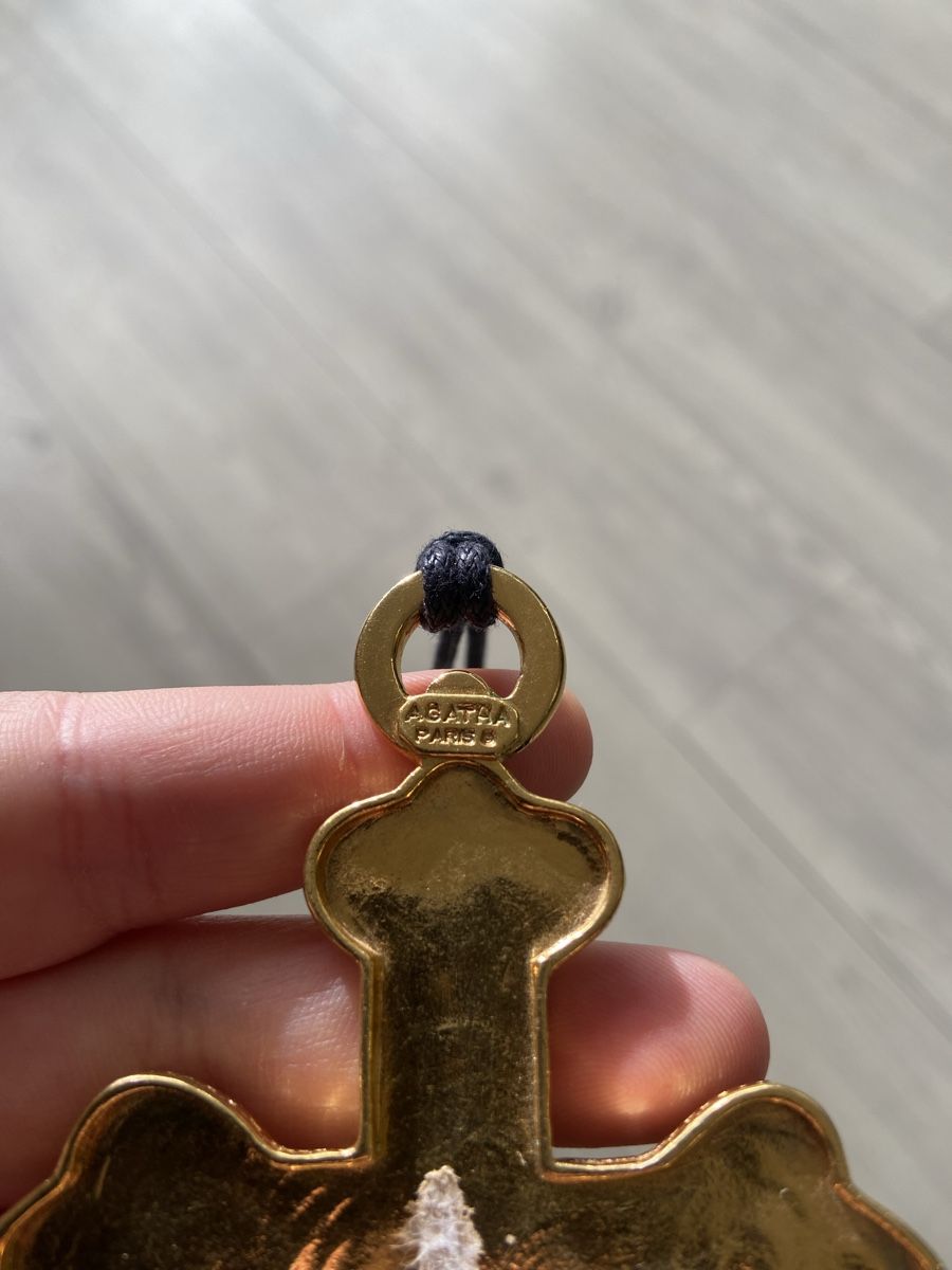 Ciondoli: Pendentif AGATHA avec un cordon – Usato da Montreux venduto da Perledor 3