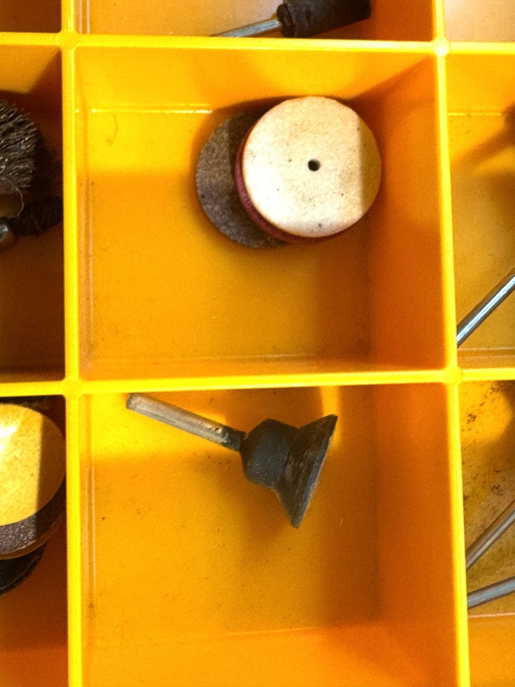 Tutti gli attrezzi: Assortiment d'accessoires pour modélisme – Usato da Tatroz venduto da DanielCut 4