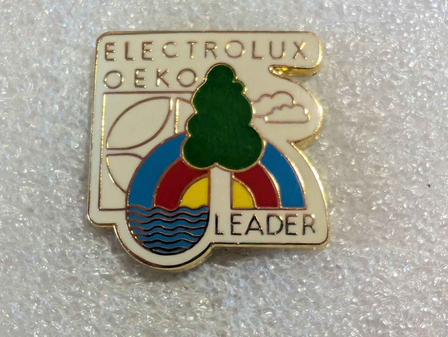 Plaketten & Abzeichen: Ansteckpin 111: Electrolux – Gebraucht aus Oppligen von Pin-Fall-Shop