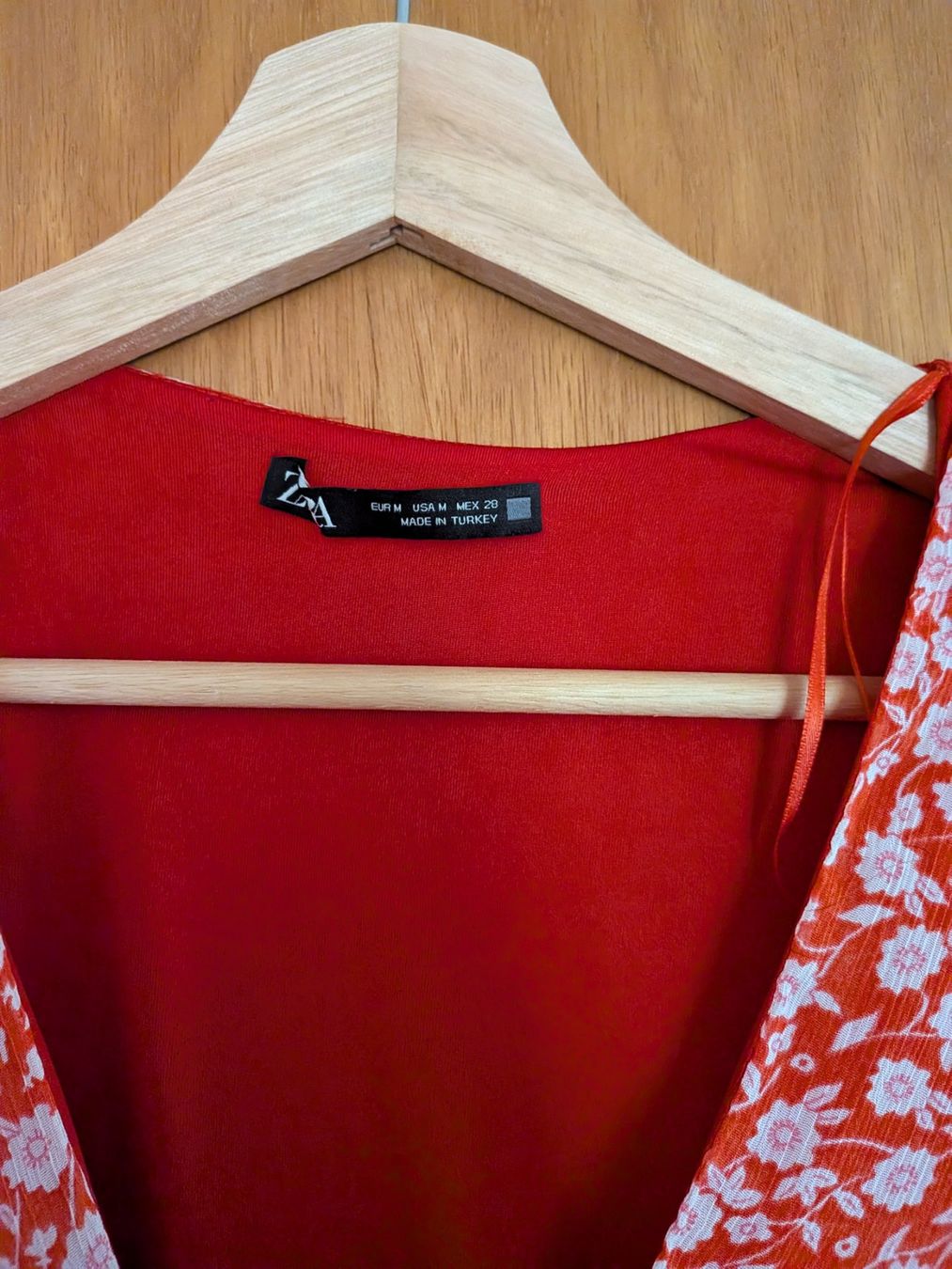 Zara Robes: Kleid Zara Blumenmuster – D'occasion à Winterthur par sha_r2k2 2