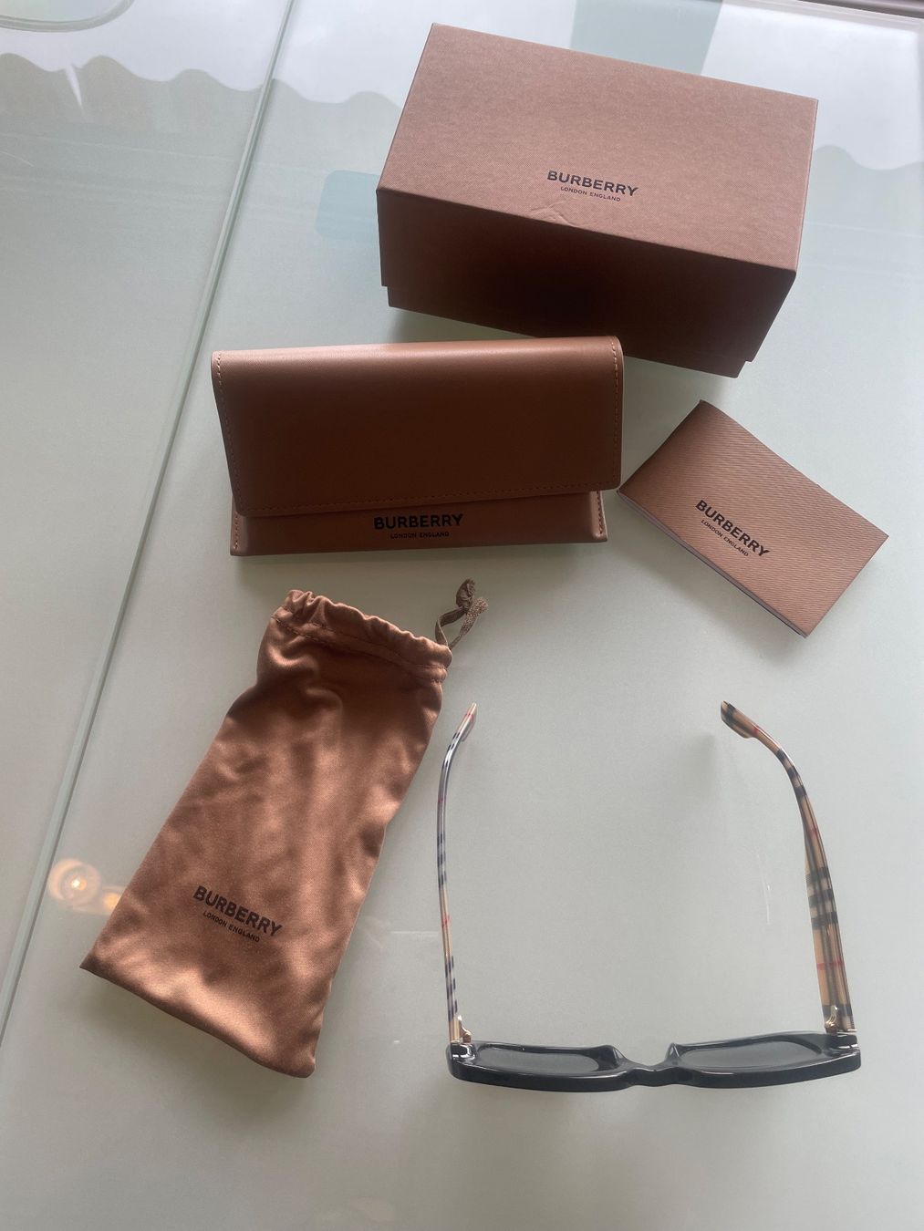 Burberry Occhiali & Lenti: Lunettes de soleil Burberry – Usato da Vuadens venduto da Nina11 5