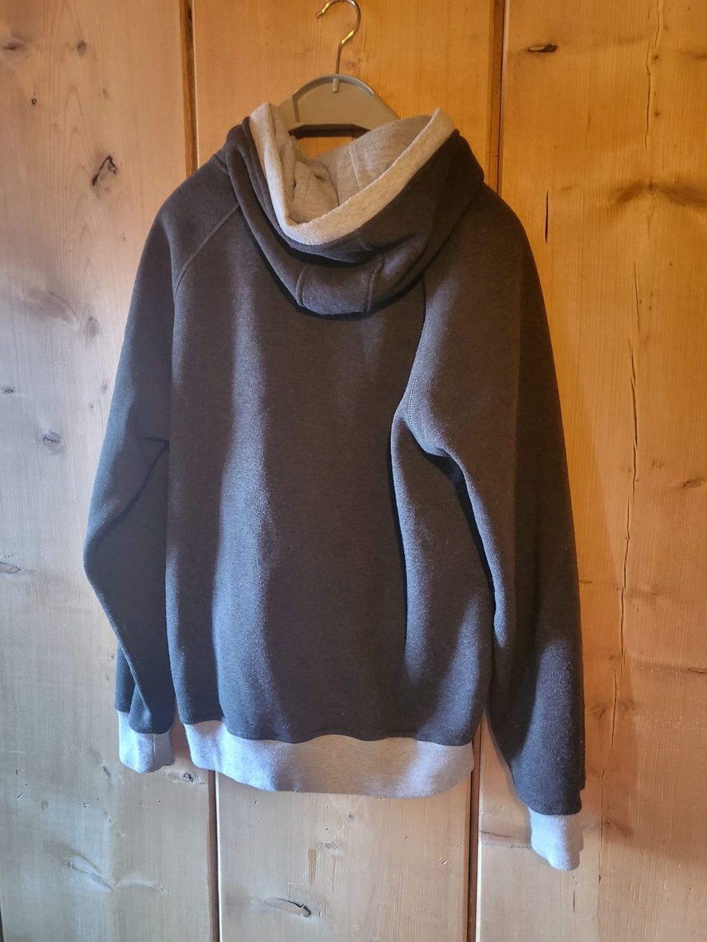 Maglioni & Felpe: Sweatjacke Kapuze von Osama – Usato da Trin venduto da gumalcan 1