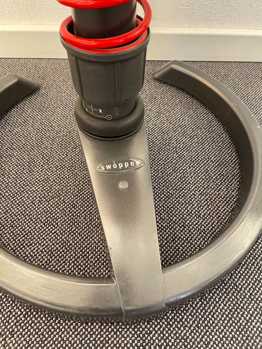 Stühle: Original SWOPPER ergonomischer Stuhl /Hocker – Gebraucht aus Neunkirch von  4