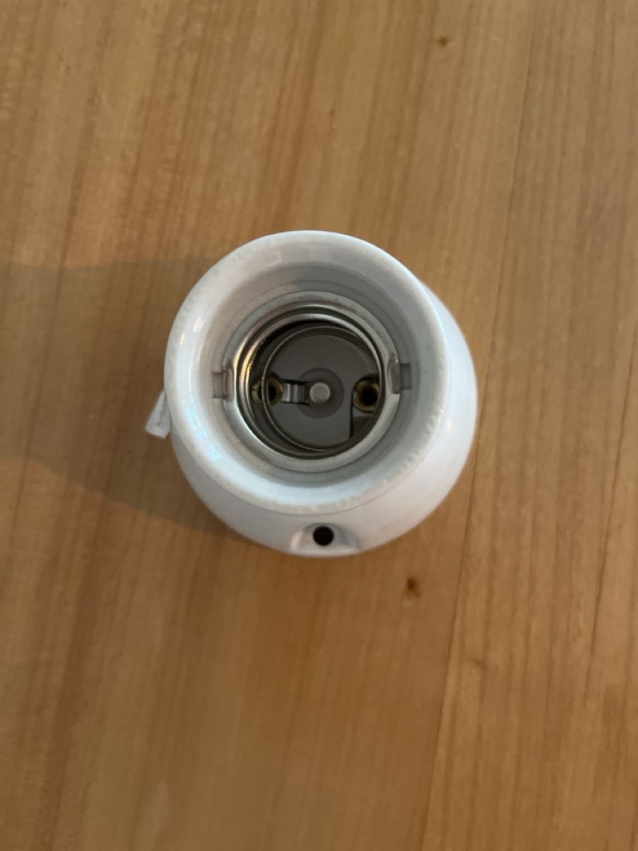 Lampadari & plafoniere: Zwei Porzellanfassungen E27 – Nuovo (secondo la descrizione) da Zürich venduto da Coco_Willi 1