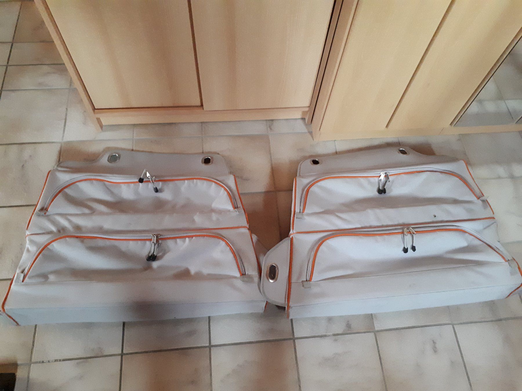 Toutes les pièces détachées: Fenstertaschen VW Caddy – D'occasion à Madiswil par 20gls 2