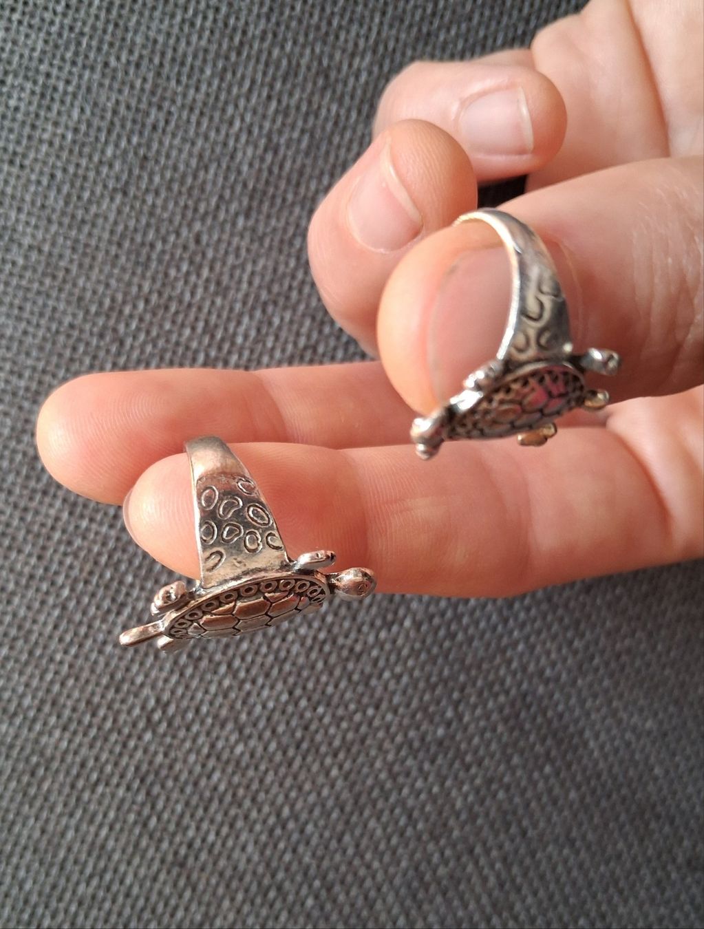 Sonstiger Schmuck: 2 Ringe Schildkröten Design silberfarben NEU – Neu und originalverpackt aus Wald ZH von e8e 5
