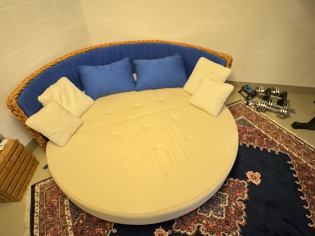 Divani: Korb- Schlafsofa, halbrund – Usato da Meyriez venduto da maxhochuli 3