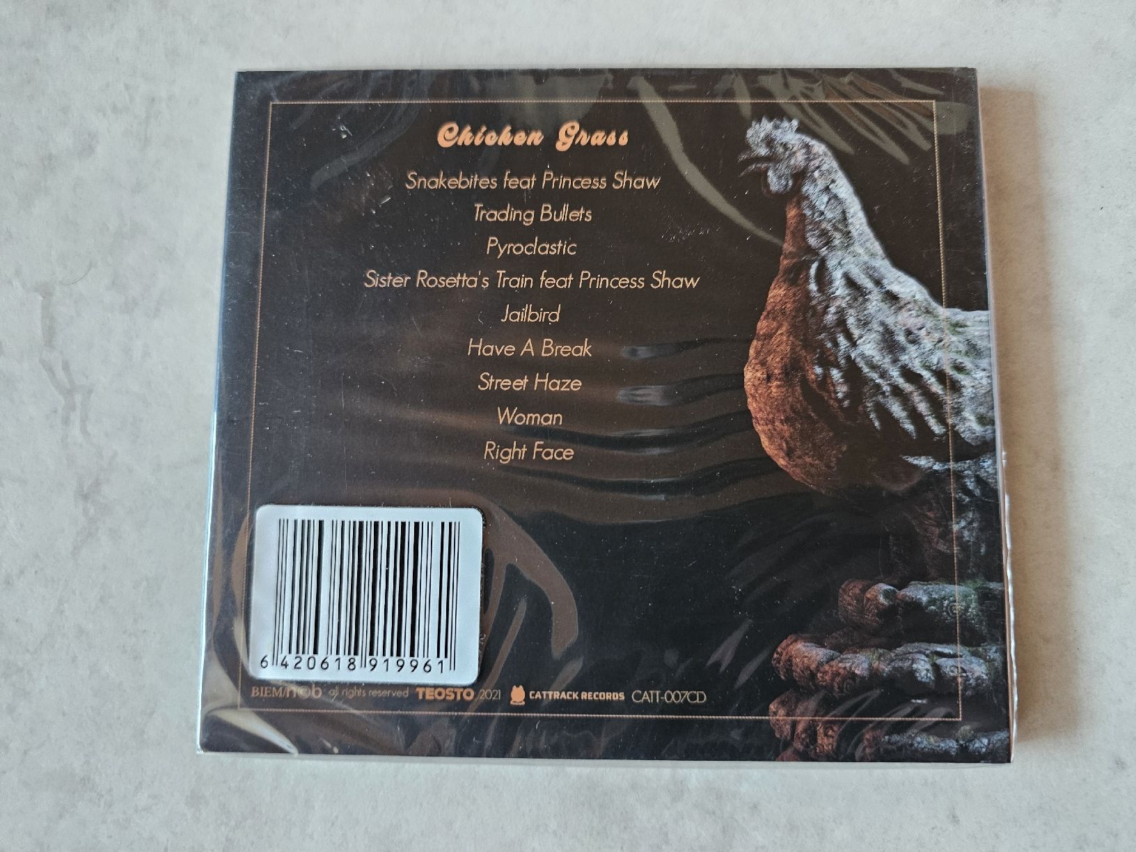 CD: Chicken Grass - Chicken Grass / Fabrikneu – Nuovo e nell'imballaggio originale da Schneisingen venduto da backstore24 1