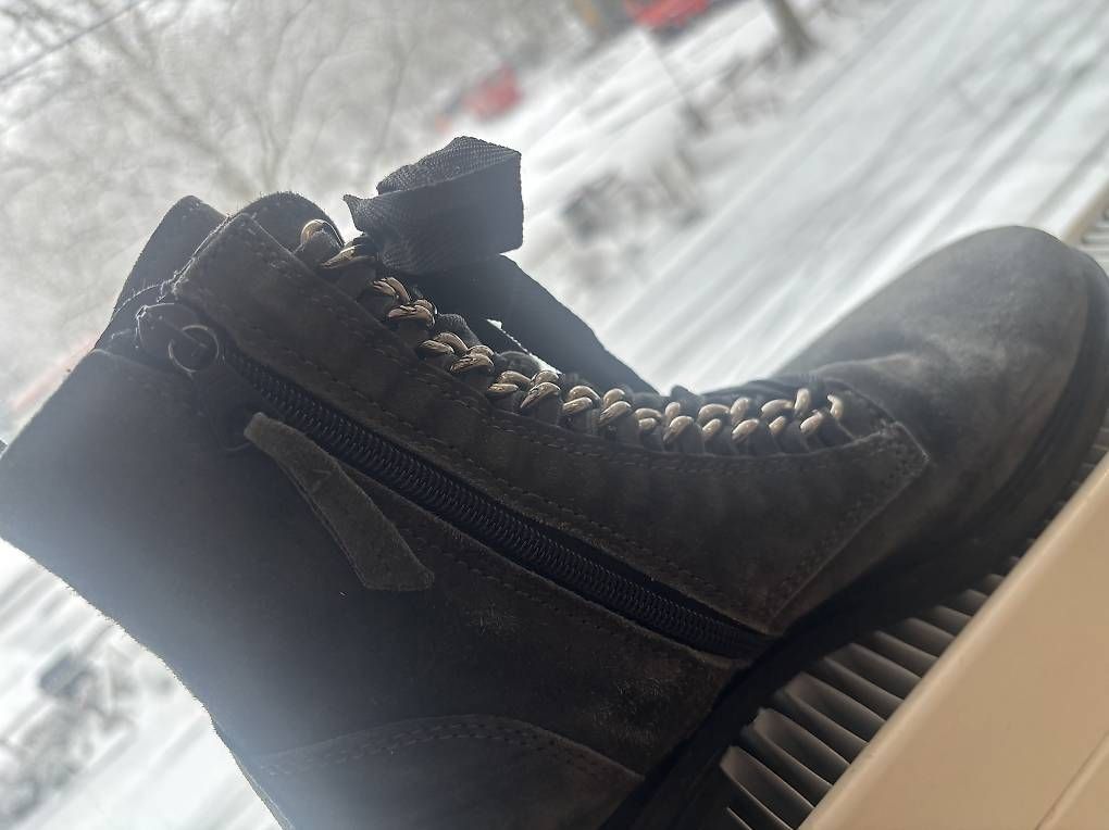 Scarpe da donna: Globus Wildleder Boots – Usato da Zürich venduto da gepaecktraeger 2