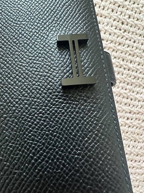 Hermès Portemonnaie: Hermès compact bearn wallet in so black – Gebraucht aus Zollikofen von Bagsandproms 1