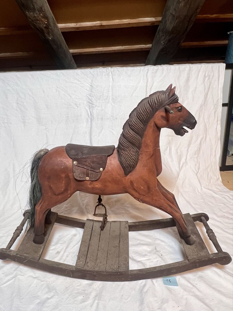 Statuette: Antikes Holz-Schaukelpferd – Usato da Zürich venduto da anjoz 1