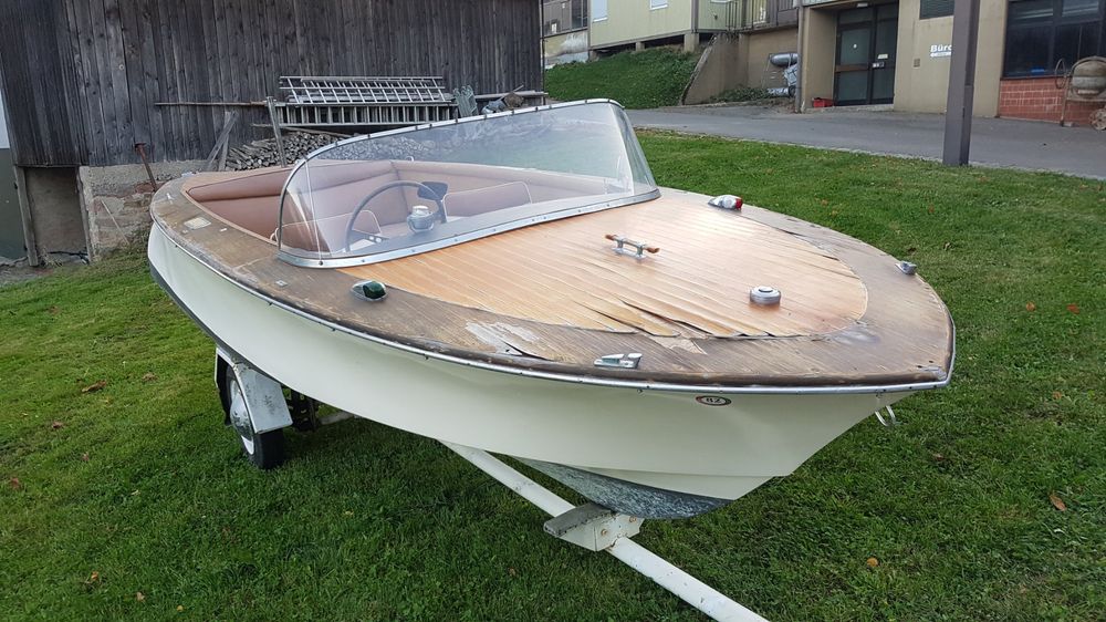 Altes Holzboot Zu Verschenken