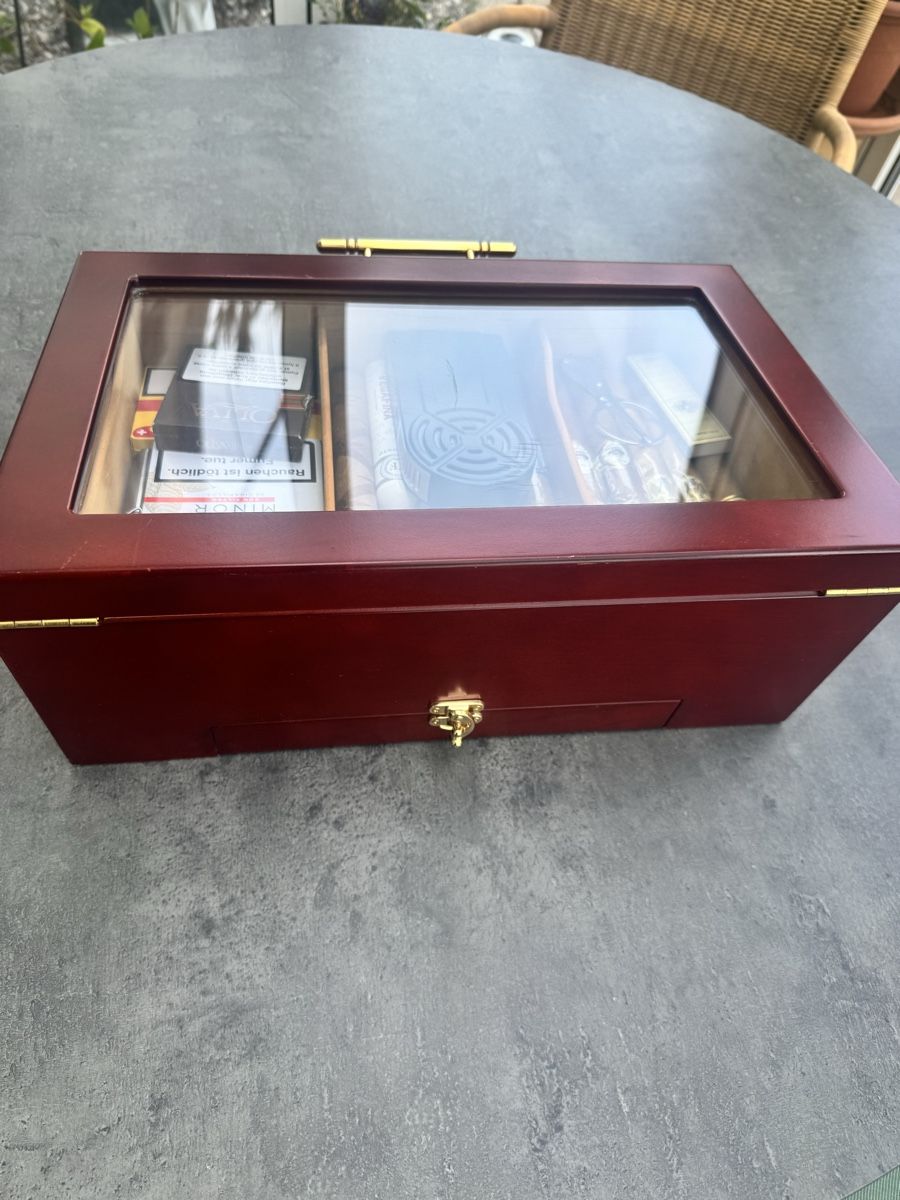 Humidor per sigari: Cigar Humidor Collection, with Accessories – Usato da Seuzach venduto da Wolf936 5