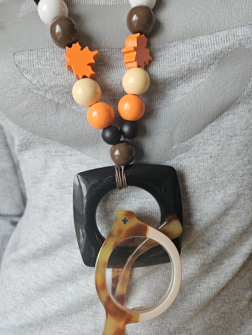 Catenine: collier porte lunettes perles bois – Nuovo e nell'imballaggio originale da Thônex venduto da lacomtessedesfees 3