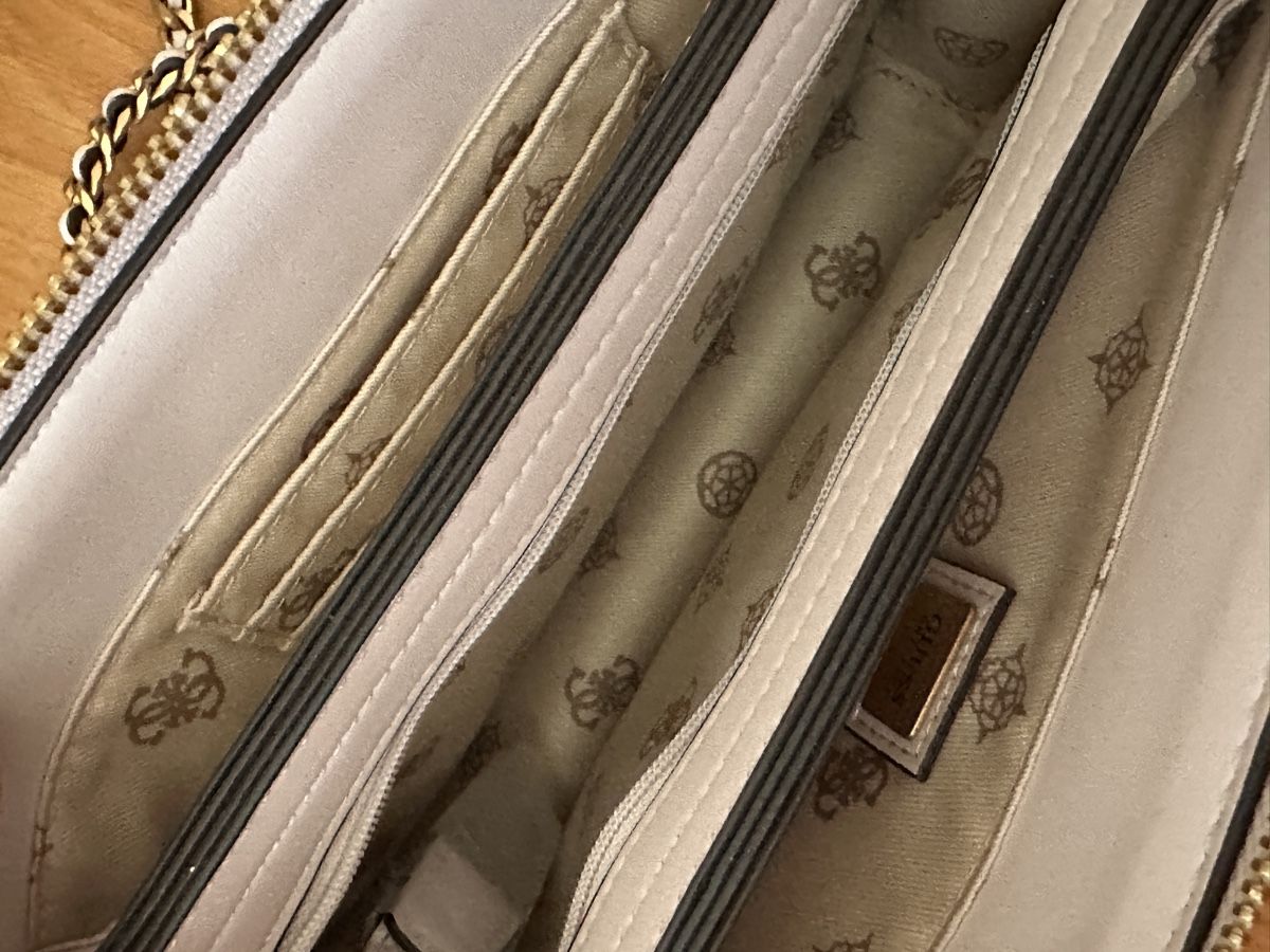 Guess Borse da donna: Guess Tasche - neu  – Nuovo (secondo la descrizione) da Jona venduto da e.elisha.a 2