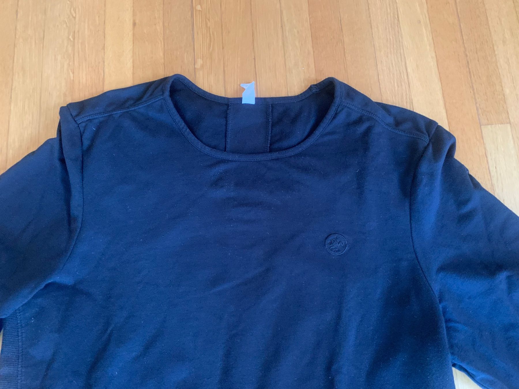 Pullover & Sweatshirts: Pullover von Manduka – Gebraucht aus Bülach von frische_brise 2