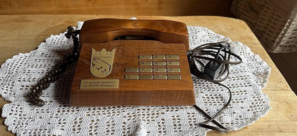 Telefoni: Telefon Retro Holz – Usato da Matten(St.Stephan) venduto da ren_r8tw