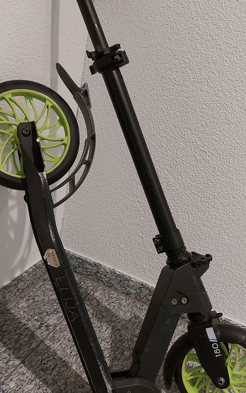 Kickboard: Firefly Klapproller 180 schwarz grün – Usato da Luzern venduto da Ch.Imfeld 2