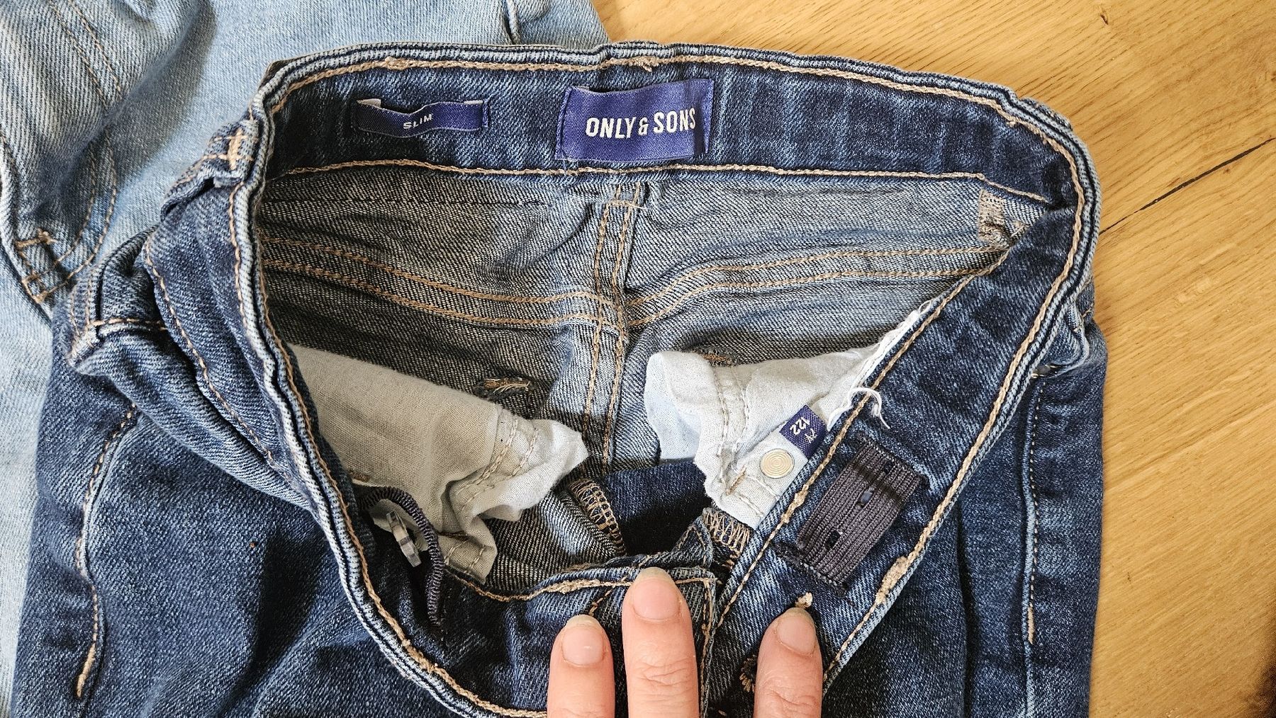 Pantaloni: Jeans Junge 122 / 7Jahre – Usato da Kradolf venduto da MaryD7 2