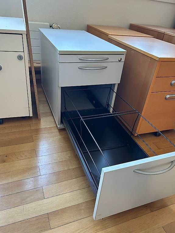 Eléments de bureau: Caisson de bureau mobile blanc | 3 tiroirs – D'occasion à Lucens par e-com.RNr 1