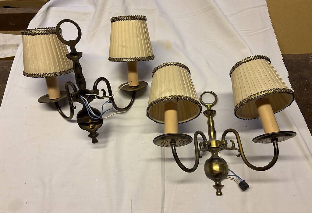 Lampade: 2 Antike Wandlampen mit Schirm – Usato da Kaiseraugst venduto da mengster