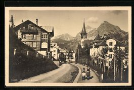 Arosa, Strassenpartie im Ort, Kirchturm