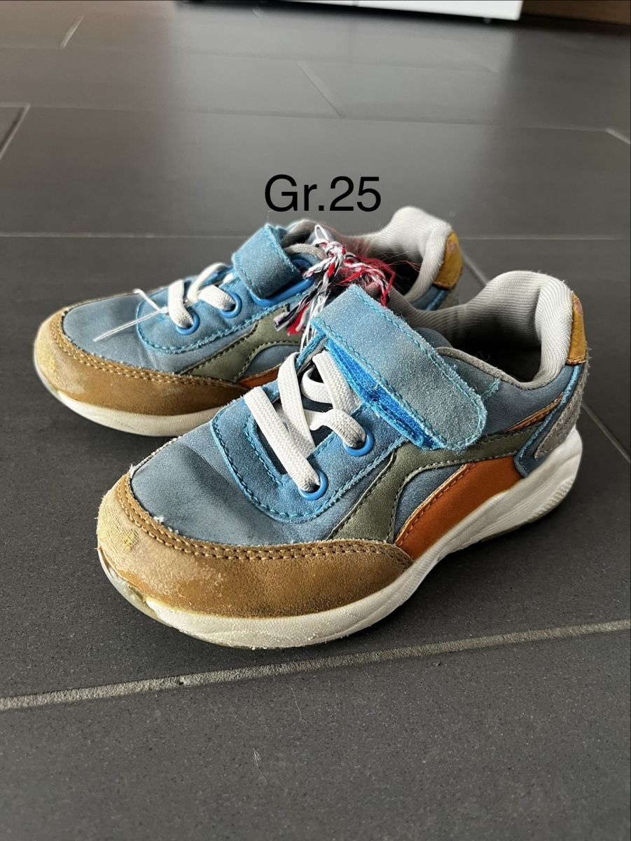 Chaussures garçon: Sneakers Gr.25 – D'occasion à Chur par tam_pb6c