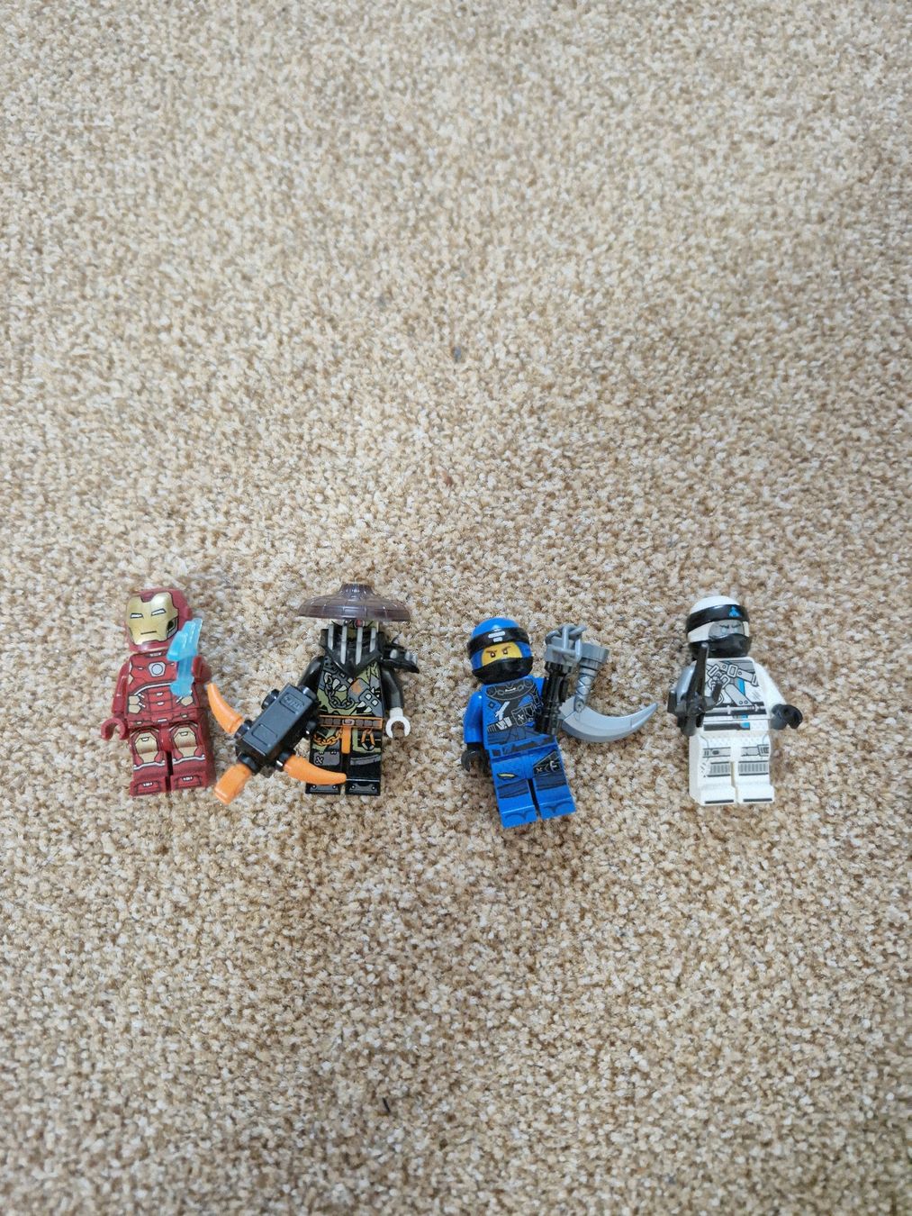 Lego Giocattoli: Lego Figuren Ninjago/Marvel – Usato da Bischofszell venduto da TiKru