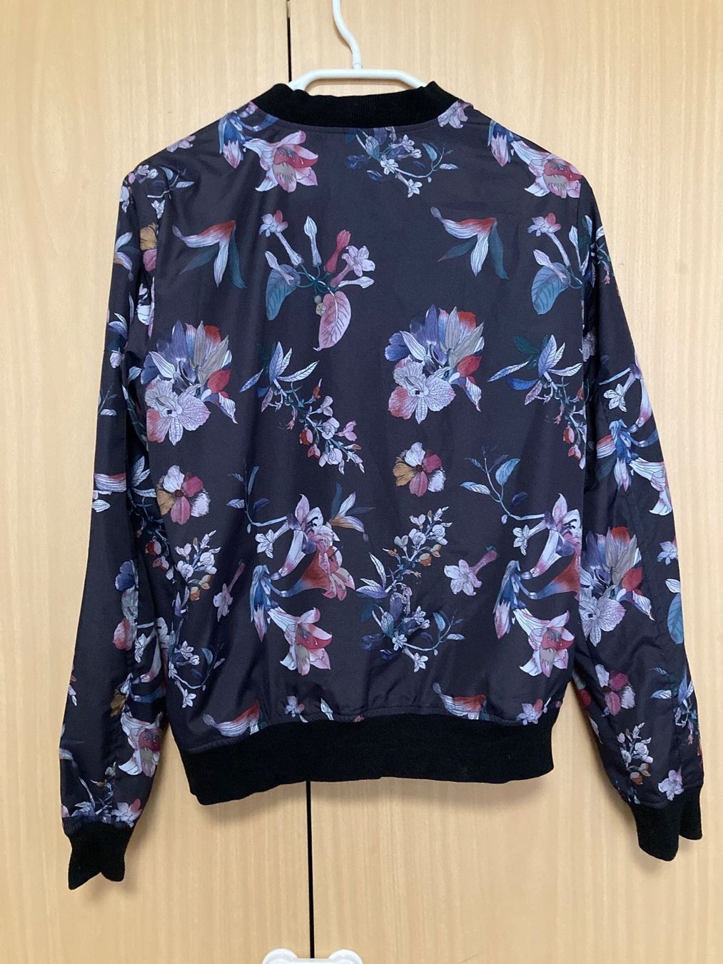 Giacche: Geblümte Jacke Gr. 36 – Usato da Thun venduto da Vans_98 2