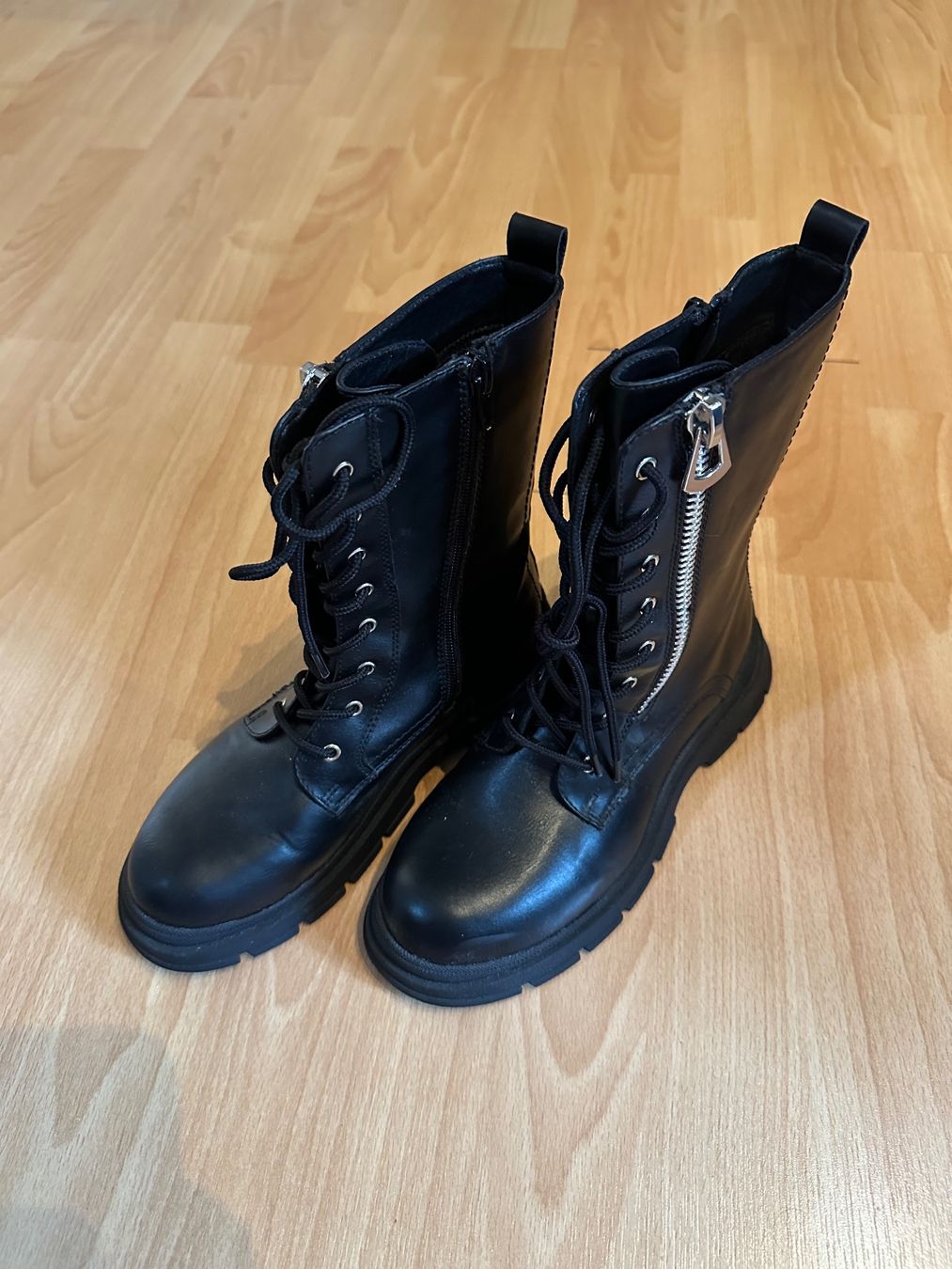 Scarpe per ragazze: Bottes noires - taille 35 – Usato da Peseux venduto da GSM757805 1
