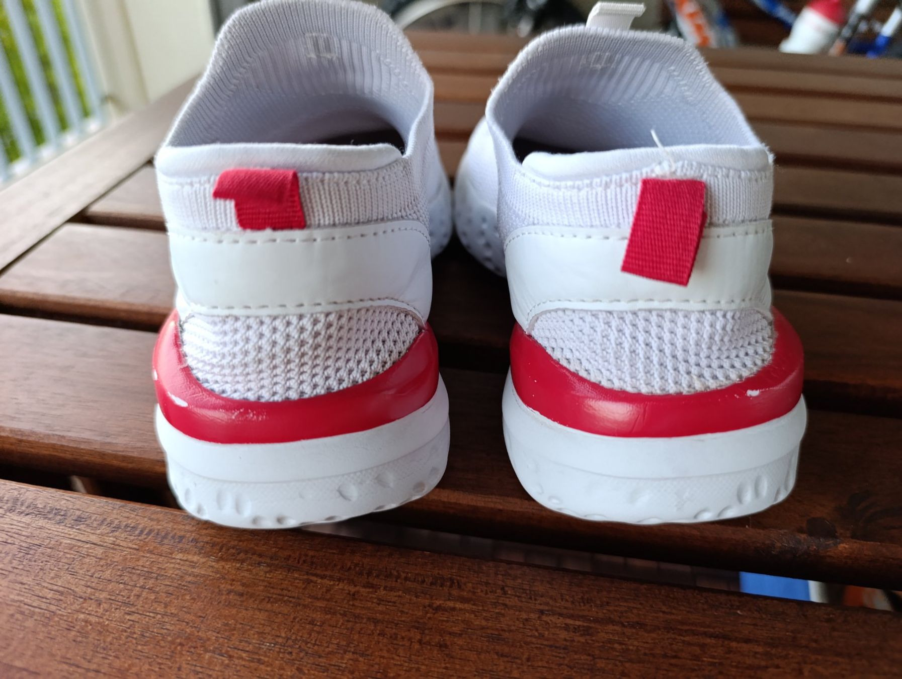 Scarpe per ragazzi: Kinder Sneakers Vty weiss, Gr 34 – Usato da Zürich venduto da VorlonShadow 4